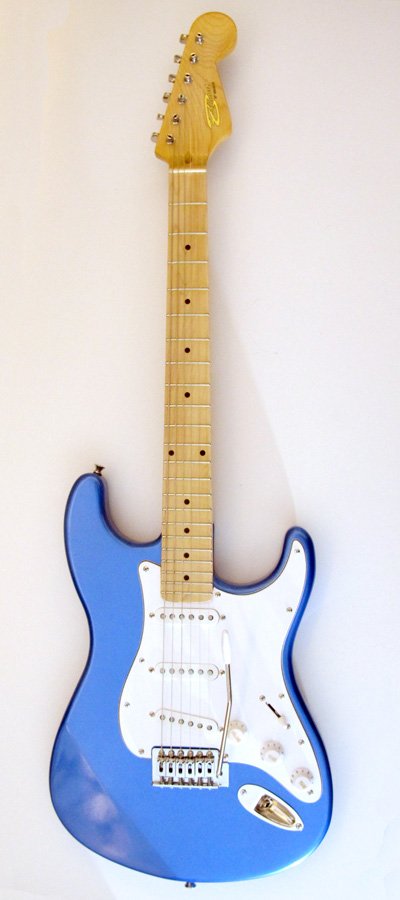 bleu "Lac Placide" avec Préampli style "Clapton".