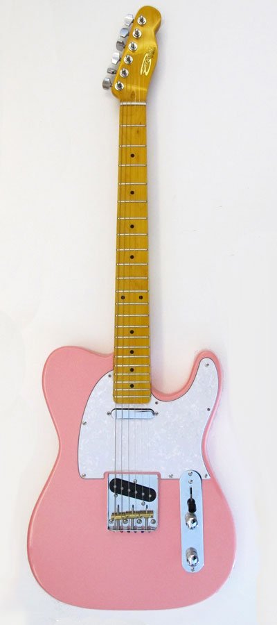 Télécaster rose diamantée, porte le N°4804021.